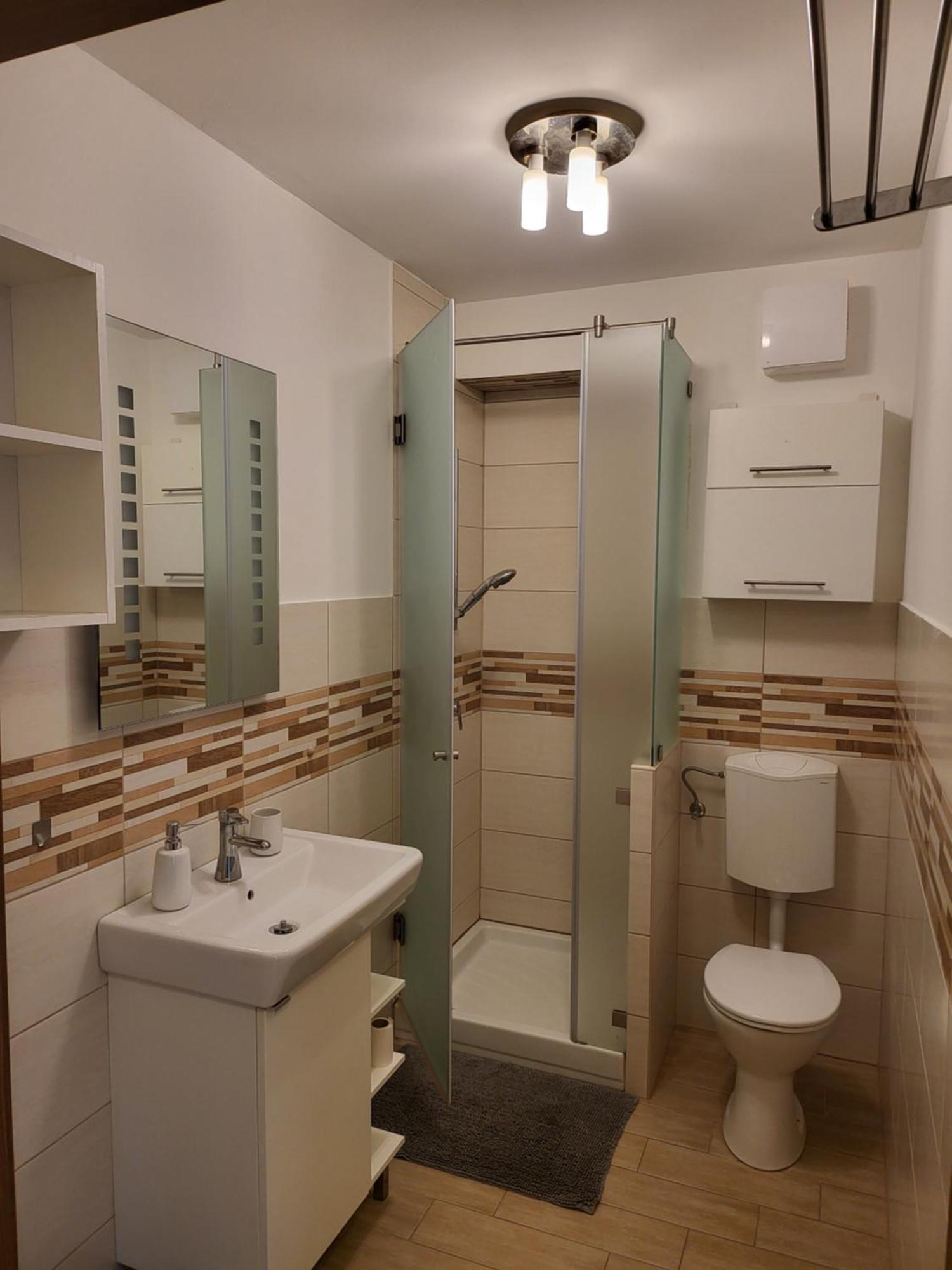 Triangol Apartman: Fuerdo, Belvaros, Egyetem Győr Buitenkant foto